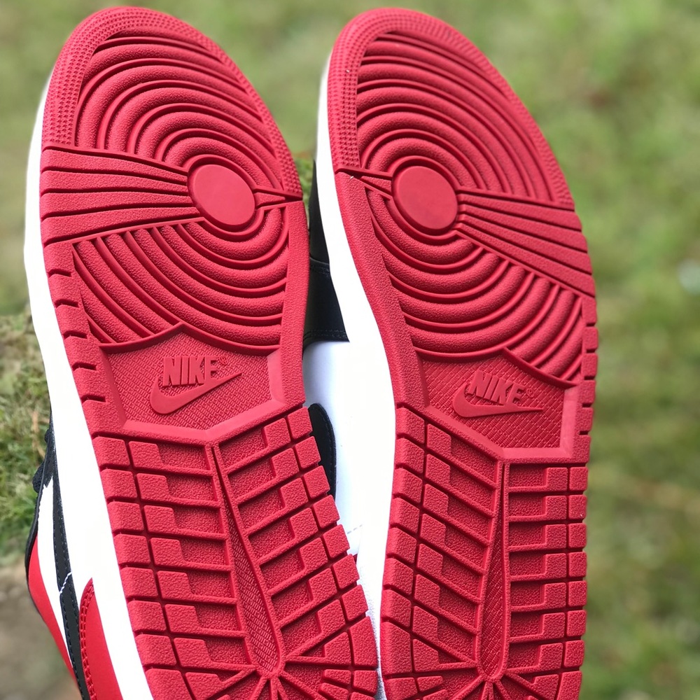 Air Jordan Retro 1 ‘Bred Toe’ Low (2021) - Picture 8 of 15